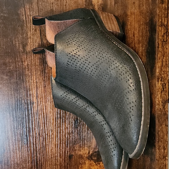 LUCKY BRAND Black Ankle Boots, Sz 7.5 - Picture 3 of 7
